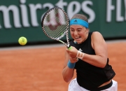 关于阿扎伦卡连续三场比赛得分超过高光表现，勇士挑战极限！的信息