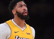 包含浓眉哥连续十场比赛得分超过连败，瑞士队挑战极限！的词条